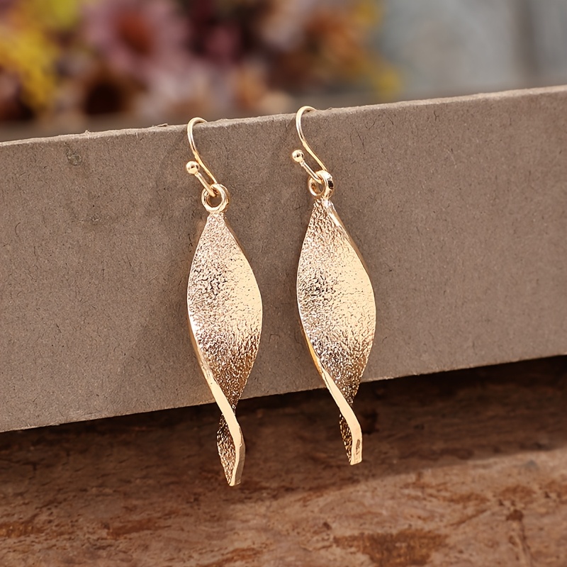 Fashionable Rotating Alloy Easy Earrings — Gift for Her